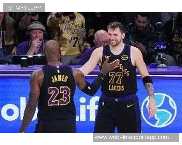 阿里纳斯分析詹姆斯转型辅助角色浓眉未能承担重任